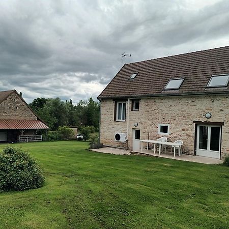 Au calme Lalheue Exterior foto