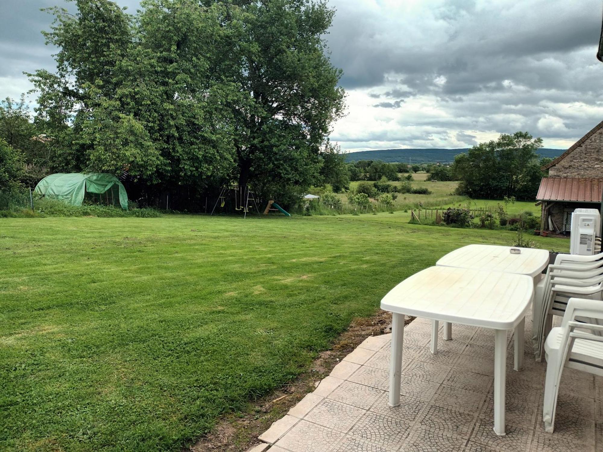 Au calme Lalheue Exterior foto